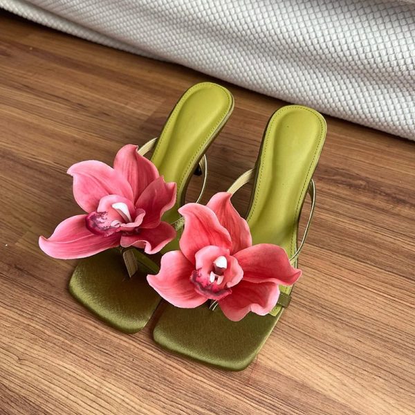 2024 Summer New Style Fine Heel Silk Pinch Leg Outskirt Small Flower Half Dragged High Heels for Women