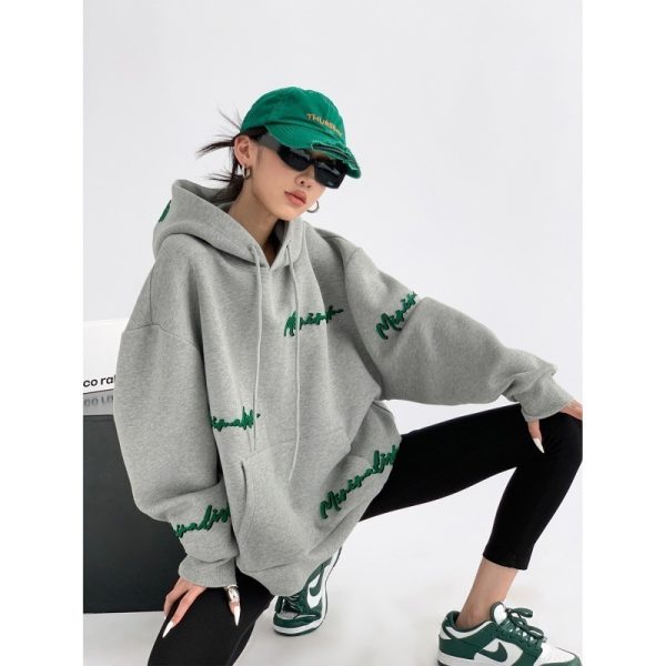 2024 new American gray hooded thin hoodie for women in autumn and winter with a niche design sense and small stature 240820