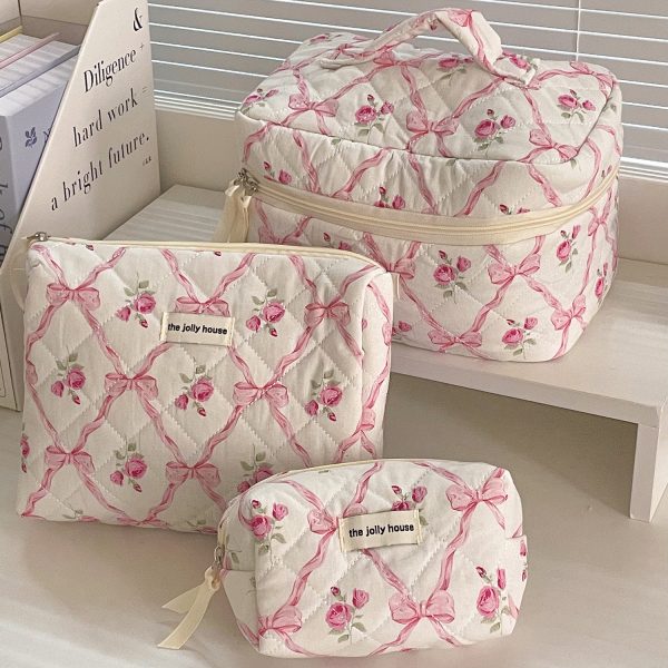 Women Flower Design Makeup Bag Large-capacity Toiletry Bag Quilted Storage Bag Portable Soft Free shipping