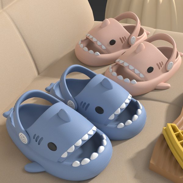 2024 Children Shark Slippers Summer Boys Girls Non-slip Soft Thick Bottom Sandals Cute Eva Slides Kids Women Beach Flip Flops