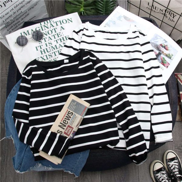 Versatile classic striped long sleeved t-shirt for womens loose Korean base shirt