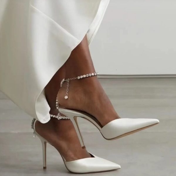 2024 New Satin Pumps Crystal Pendant One Word Rhie Chain High Heels Pointed Thin Heel Sexy Sandals Wedding Shoes