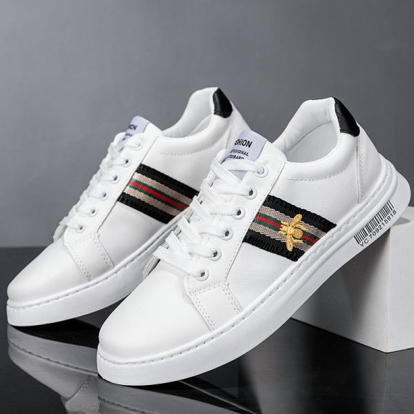 2024 New Summer White Korean Edition Trendy Men's Versatile Embroidered Little Bee Board Shoes