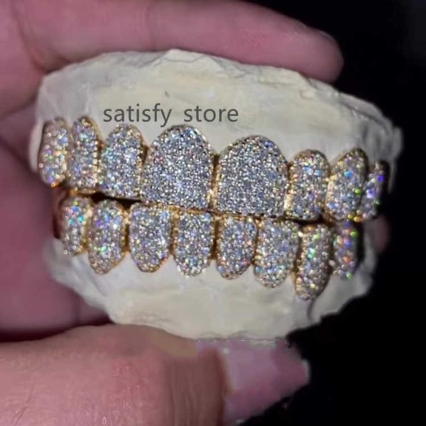 Yu Ying Custom Diamond Grillz Hip Hop 18K Gold Plated Iced Out Moissanite Diamond Grillz for Teeth