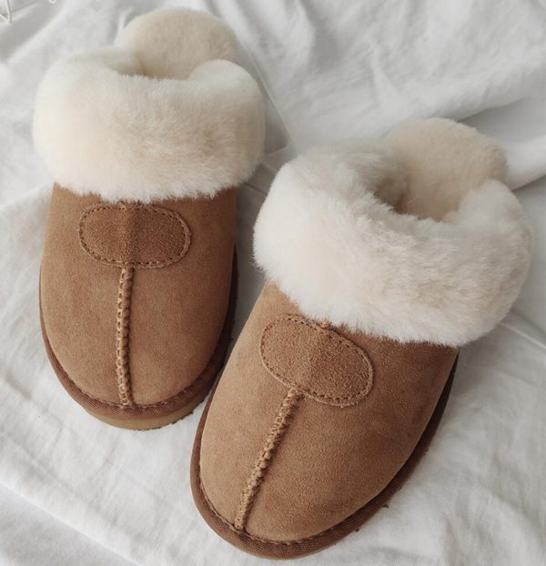 2024 Sheepskin and fur integrated non-slip thick bottom toe to keep warm home wool slippers