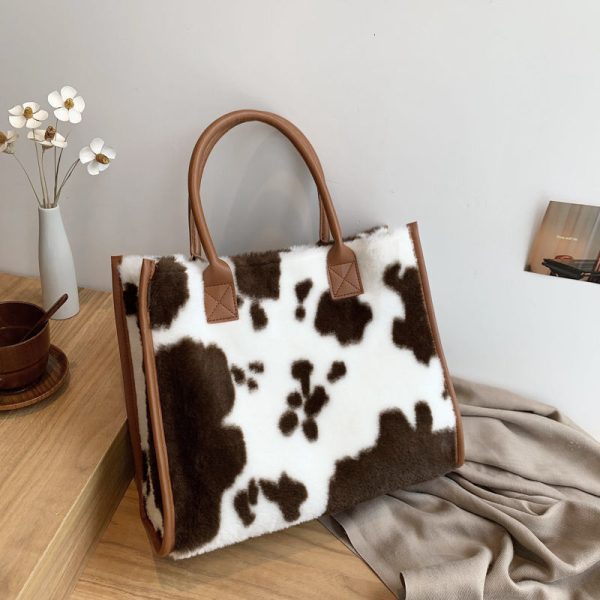 2024 New Designer Women's Shoulder Plush Handbag Shopper Creative Cow Pattern Plush Underarm Bag for Girls Fashion Handbag