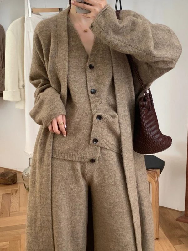 Thick Knitted 3-Piece Elegant Womens Long Sleeve Sweater CoatSingle Chest Knitted Tank TopTrousers Autumn/Winter Collection 240927