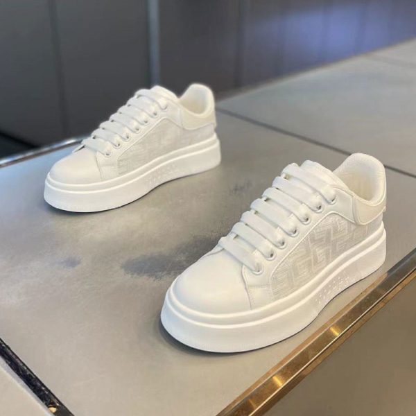 Board shoes 2024 summer and autumn new classic simple white shoes men's round headed sponge cake campus fashion trend versatile shoes