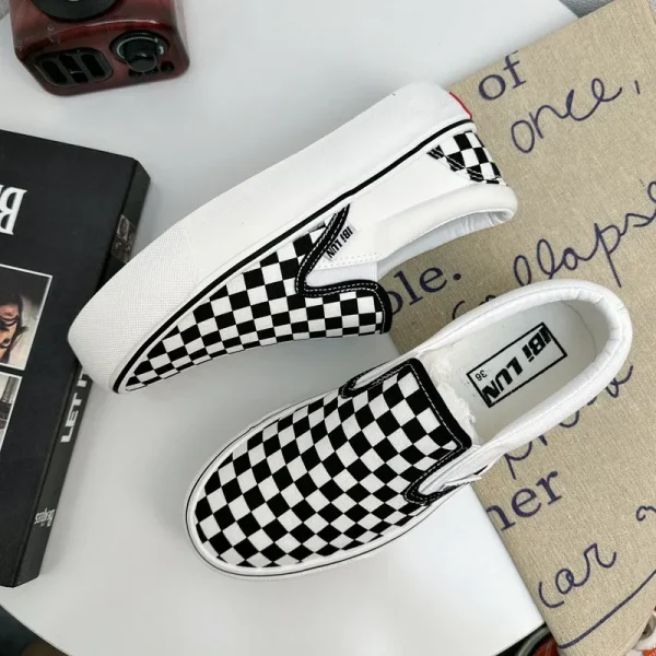 2024 Thick Sole Black White Sneakers Slip On Pink Canvas Checkered Pattern Female Girls Students Casual Shoes