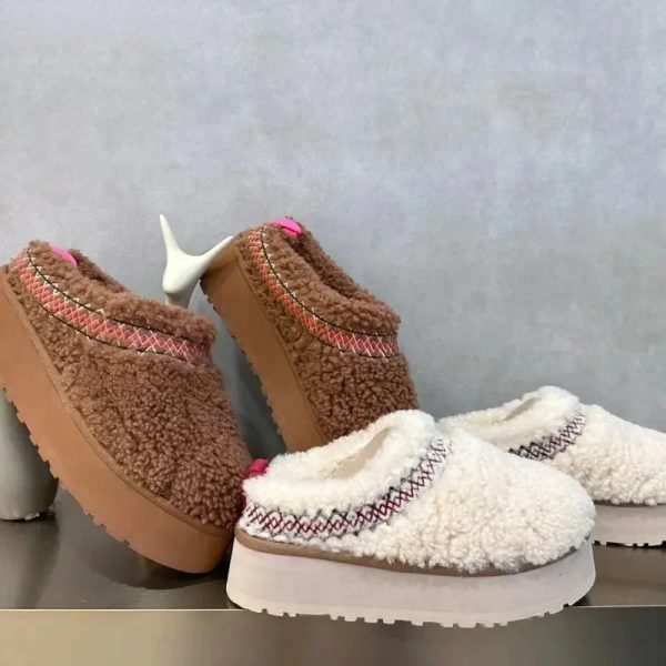 2024 New Women Fur Slippers Ankle Boots Flats Platform Short Plush Warm Flip ps Cotton Shoes Designer Brand Winter Snow Botas