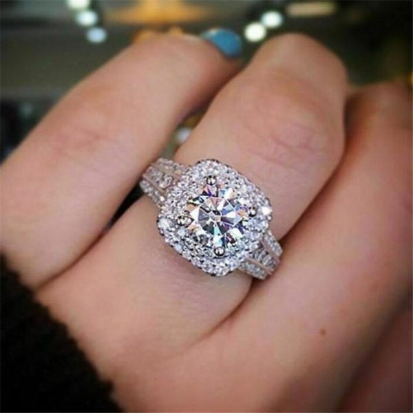 2020 Top Selling Stunning Luxury Jewelry 925 Sterling Silver Round Cut White Topaz CZ Diamond Gemstones Wedding Engagement Band Ring Gift