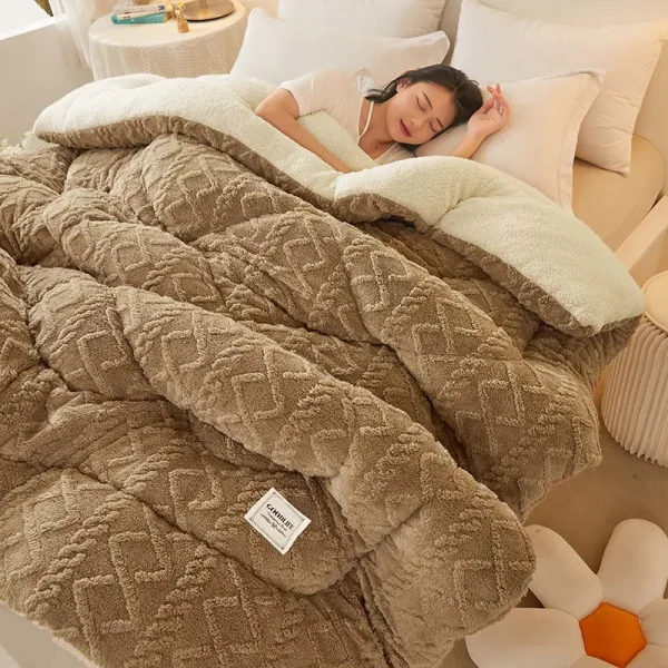 Winter Sheep Wool Blanket Thicker Comforter Quilts Soft Machine Washable Microfiber Duvets Filler Very Warm Quilt Bedspread