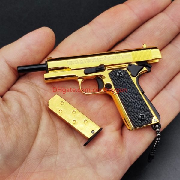 1:3 Gold Metal M1911 Mini Alloy Keychain Colt Toy Gun Model Fake Gun Look Real Collection Pubg Prop Birthday Hanging Gift For Boy Impressive Decompression toys