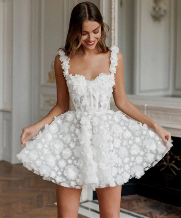 3D Floral Appliques Mini Short A-Line Wedding Dresses Spaghetti Straps Corset Flowers Boho Bridal Gowns 2024 Sweetheart Neck Open Back Summer Beach Wedding Dress