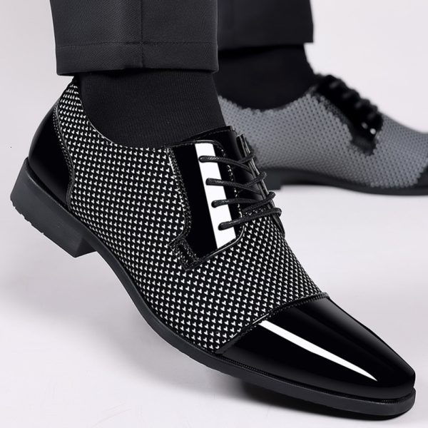 Trending Classic Men Dress Shoes For Men Oxfords Patent Leather Shoes Lace Up Formal Black Leather Wedding Party Shoes 240607