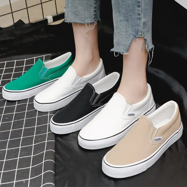 White Canvas Shoes Women Couple Slip on Flat Comfortable Casual Shoes Fashion Platform Ladies Vulcanized Shoes Zapatillas Mujer 240607