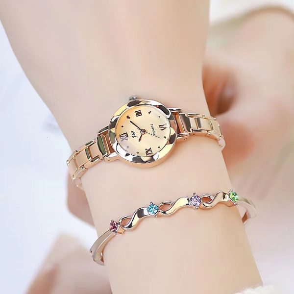 Wristwatches Ladies Watch Female Student Small Round Steel Band Trend Temperament Quartz Personality Bracelet Relojes Para Mujer 230713